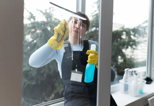 Nettoyage de vitres intérieures et extérieures à Sainte-Marthe